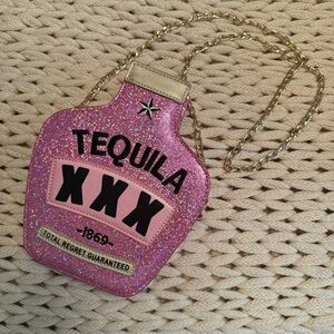 EUC Tequila bag, perfect for 21st birthday, Nashville, etc. Only carried once.